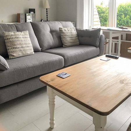 Whitby Bliss Villa ภายนอก รูปภาพ